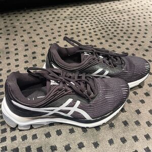 ASICS every day comfort shoes. Size 6.